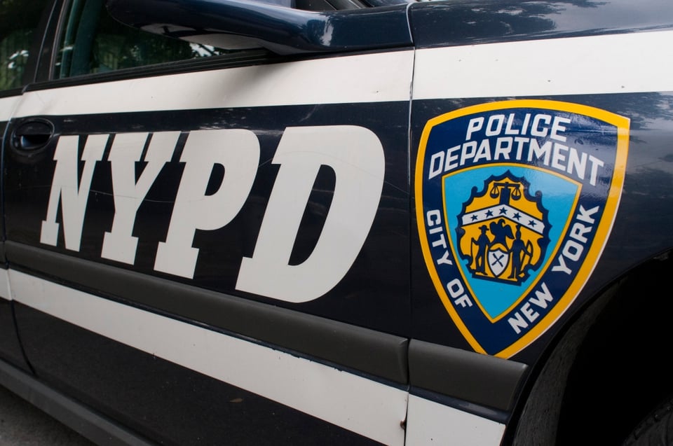 NYPD investiga arresto violento por infringir distanciamiento por coronavirus (VIDEO)