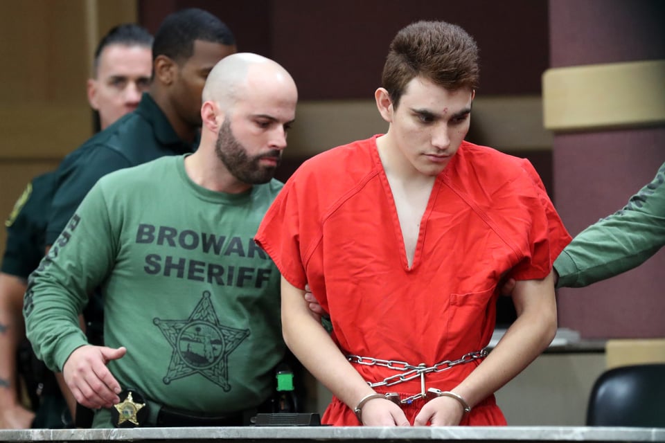 Segundo sobreviviente de la matanza en secundaria de Florida se quita la vida
