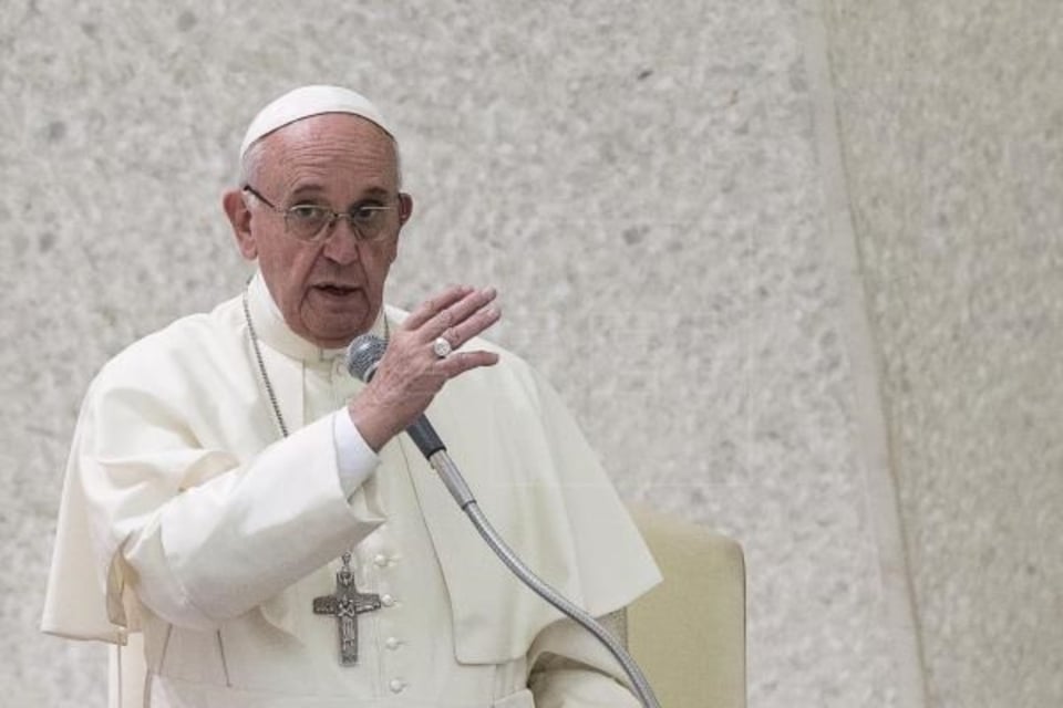 Curioso: El Papa despareció como un fantasma a la vista de todos (VIDEOS)