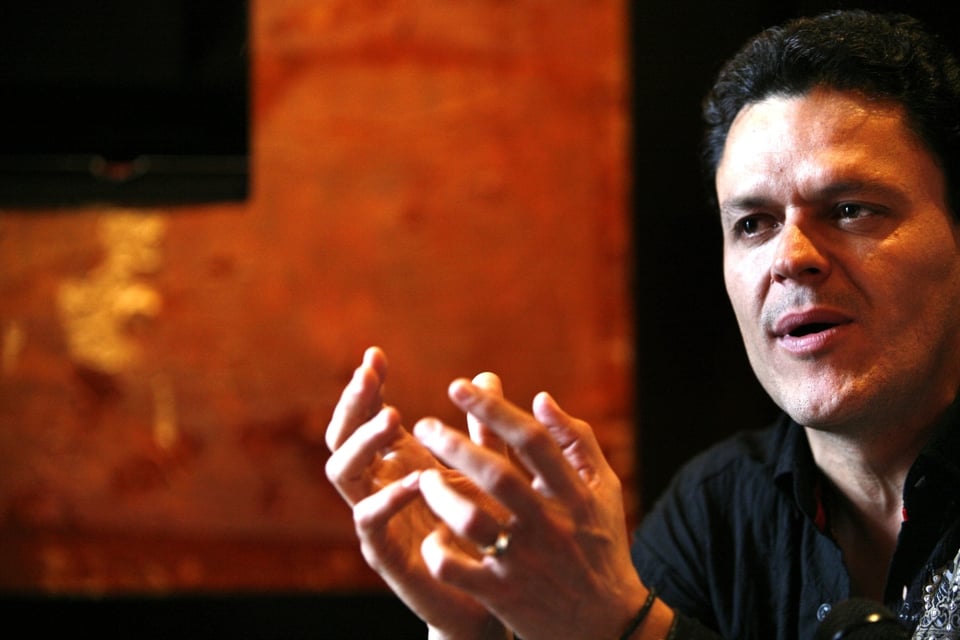Pedro Fernández reaparece en público y sorprende con ‘nueva’ imagen (FOTOS)