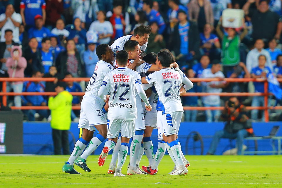 Pachuca da la campanada y vence a Cruz Azul para meterse en zona de liguilla