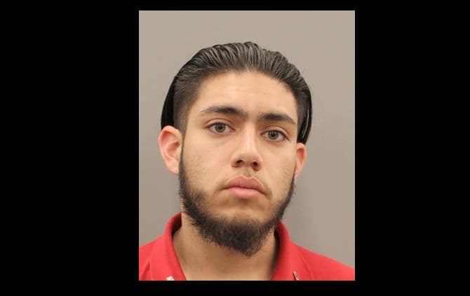 Texas: Joven hispano causa accidente mortal y deja a su víctima tirada en la calle