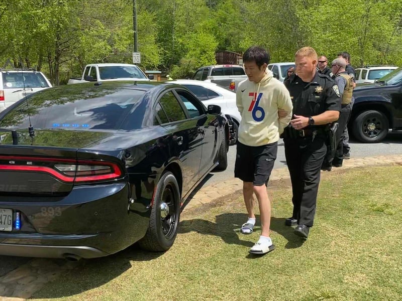 Crónica: Policías logran engañar a inmigrantes que seducían «niñas»