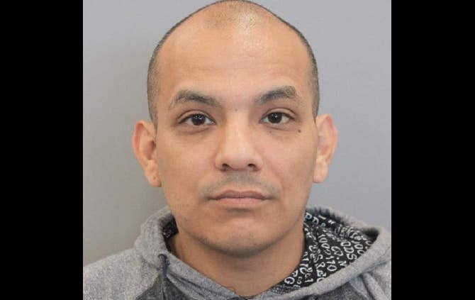 Texas: Hispano es detenido con cientos de imágenes de pornografía infantil