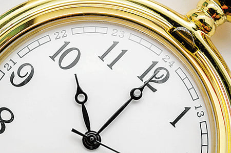 hora, concepto del tiempo, MundoNOW, Lo Último, Holiday