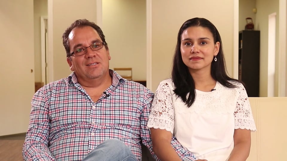 Empezaron con una van y hoy distribuyen más de 800 productos hispanos (VIDEO) featured image