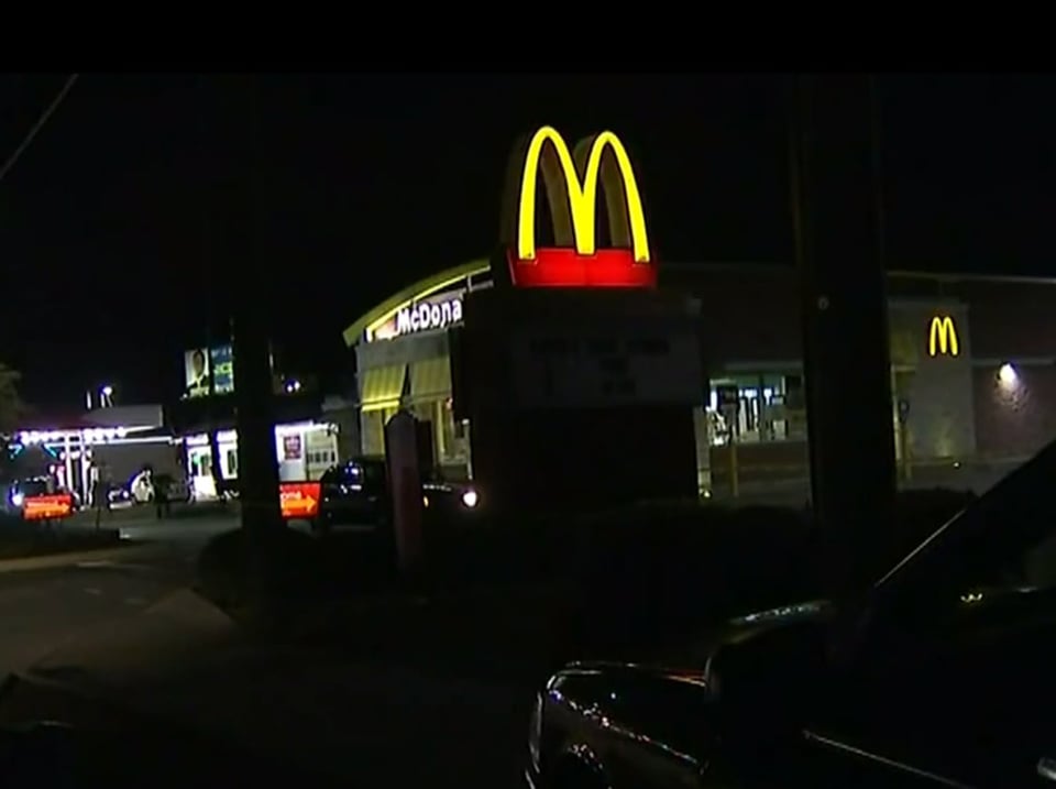 ÚLTIMA HORA: Tiroteo en McDonald’s cerca de la Universidad de Auburn deja un muerto y varios heridos