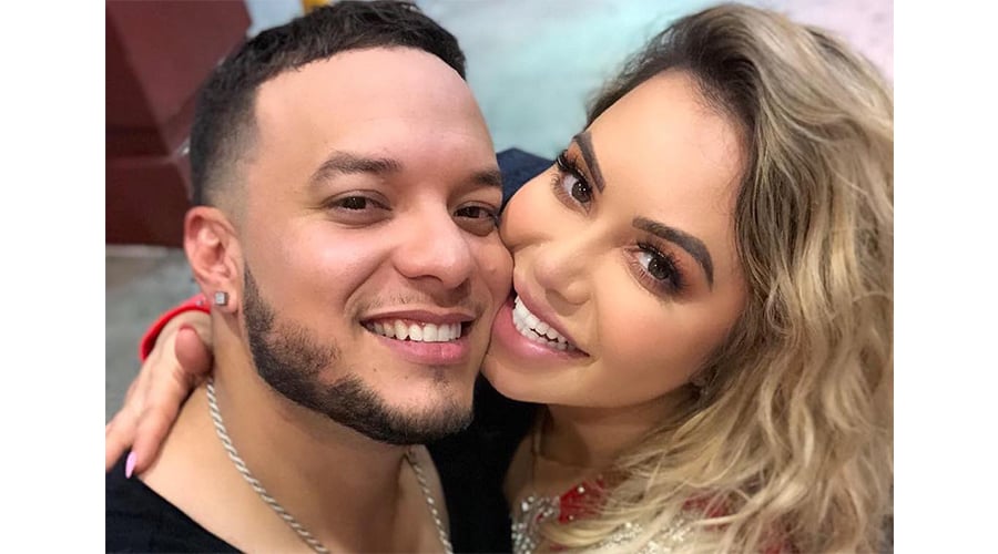 Lorenzo Méndez enciende polémica por lo que hizo en tumba de su padre