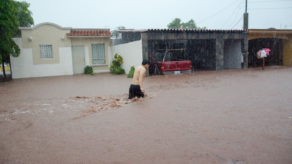 Lluvias golpean a México: 4 muertos en Sinaloa y miles de damnificados