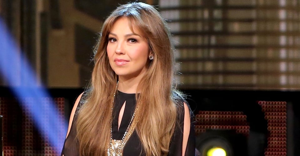 Con extravagante disfraz, Thalía celebra la independencia de México (VIDEO)