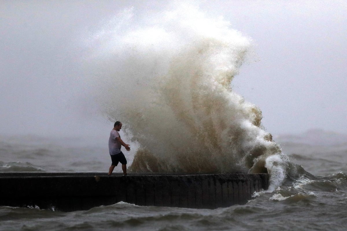 Tormenta tropical Cristobal podría recuperar fuerza, fusionarse y convertirse en ciclón (VIDEO)