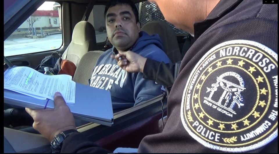 Gwinnett, el condado con más multas por usar el celular al volante (VIDEO)