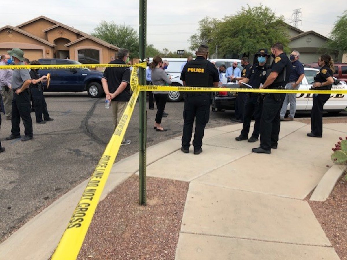 Un policía en Tucson, Arizona, es investigado por un tiroteo en el que le disparó y mató a un chico de 17 años en medio de un operativo.