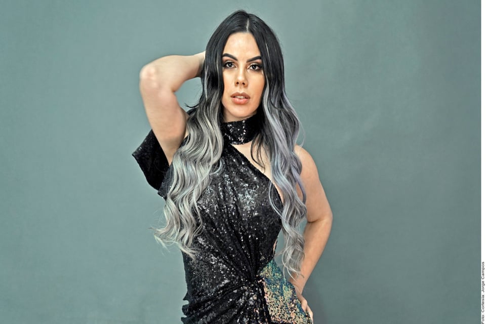 Con todo y sus ‘lonjas’, estos son los cinco trajes de baño más atrevidos de Lizbeth Rodríguez (FOTOS)