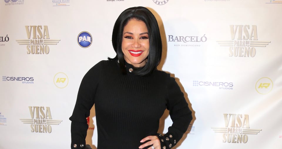 Sin complejos, Carolina Sandoval muestra mucha piel en traje de baño