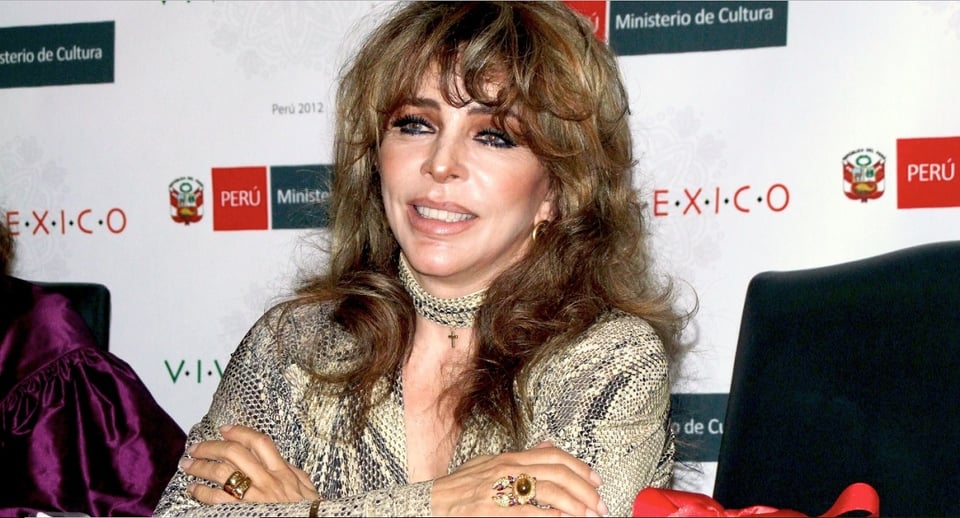 ¡Se ve deteriorada! Verónica Castro se va a vacunar y sorprende con inesperada imagen ‘demacrada’ (FOTOS)