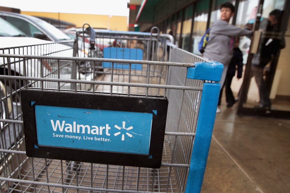 Cliente de Walmart descubre inesperado y terrible mensaje en juguete en plena Navidad (FOTOS)