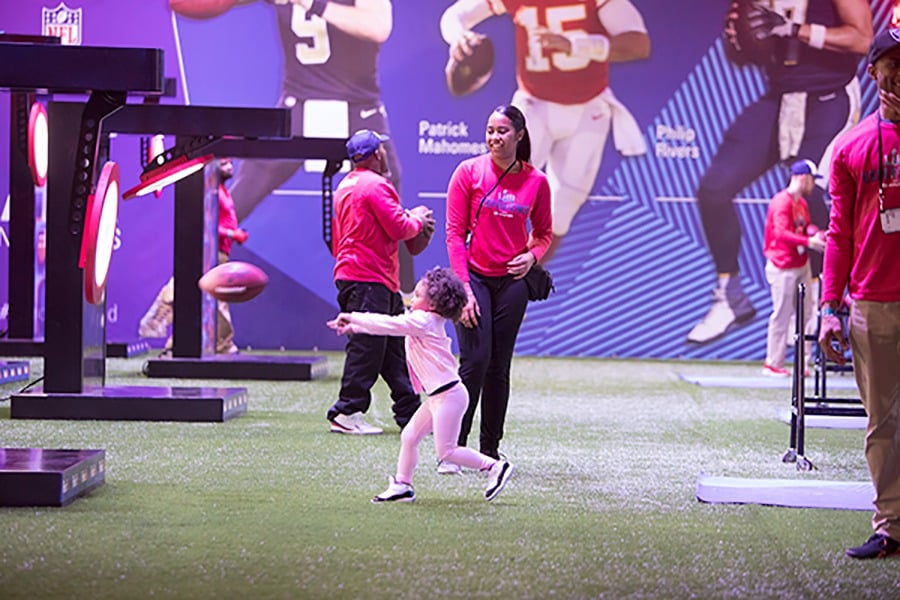 ¿Crees que eres bueno para el fútbol americano? Demuéstralo en el Super Bowl Experience (VIDEO)