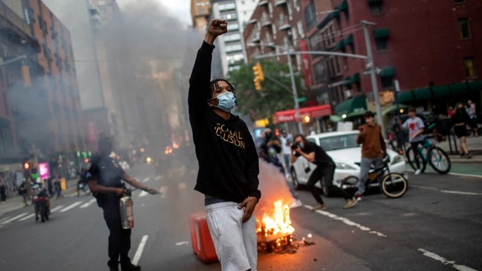 Impactante: Arrolló a multitud en protesta por Floyd y disparó a manifestante (VIDEO FUERTE)