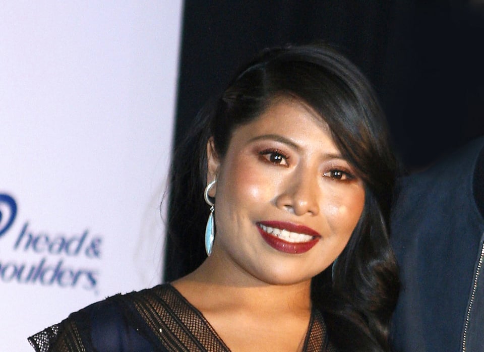 Le ‘llueven’ críticas a Yalitza Aparicio por usar polémica vestimenta (FOTO) featured image
