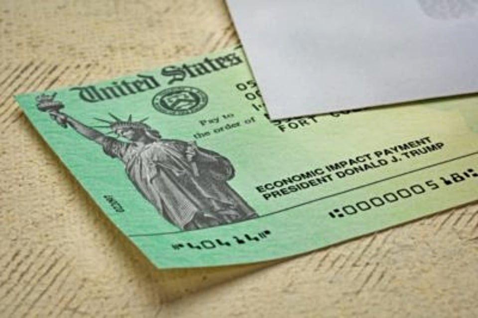 Trump promete ayuda al desempleo aunque republicanos y demócratas no se pongan de acuerdo