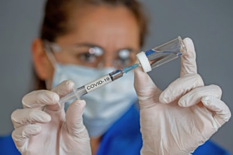 Moderna anuncia que venderá su vacuna contra el coronavirus a «precio de pandemia»