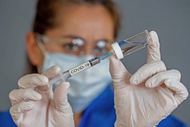 Moderna anuncia que venderá su vacuna contra el coronavirus a «precio de pandemia»