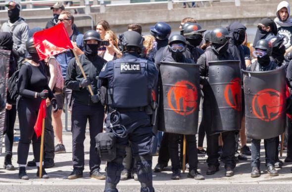 Trump dice que designará a Antifa como organización terrorista por provocar disturbios
