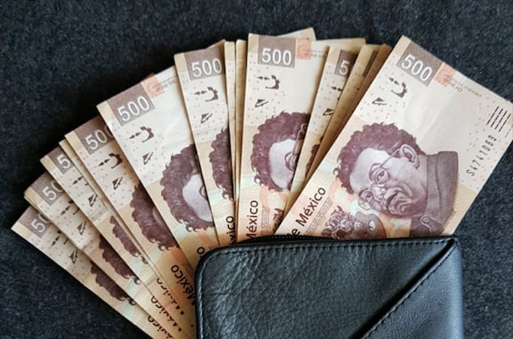 Peso mexicano cae arrastrado por naciones emergentes: Cambio al dólar el 28 de marzo y qué esperar featured image