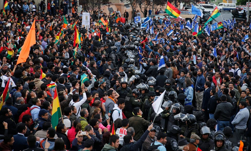 Bolivia: Disturbios tras «sorpresiva» ventaja de Morales en el conteo rápido