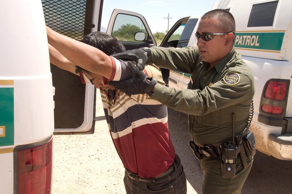 Texas: «Migras» montan persecución de polleros gringos en El Paso featured image