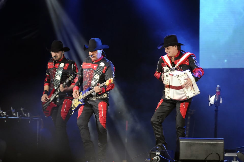Asaltan a Bronco, el grupo mexicano denuncia en redes el atraco featured image