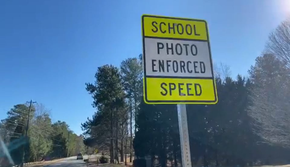 “Choferes veloces” bajo la lupa en zonas escolares