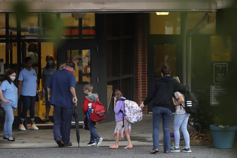Georgia: Más de 850 estudiantes y personal docente en cuarentena por coronavirus en Cherokee
