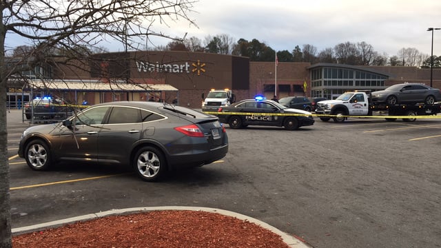 Arrestan a tres mujeres por desatar pelea en un Walmart featured image
