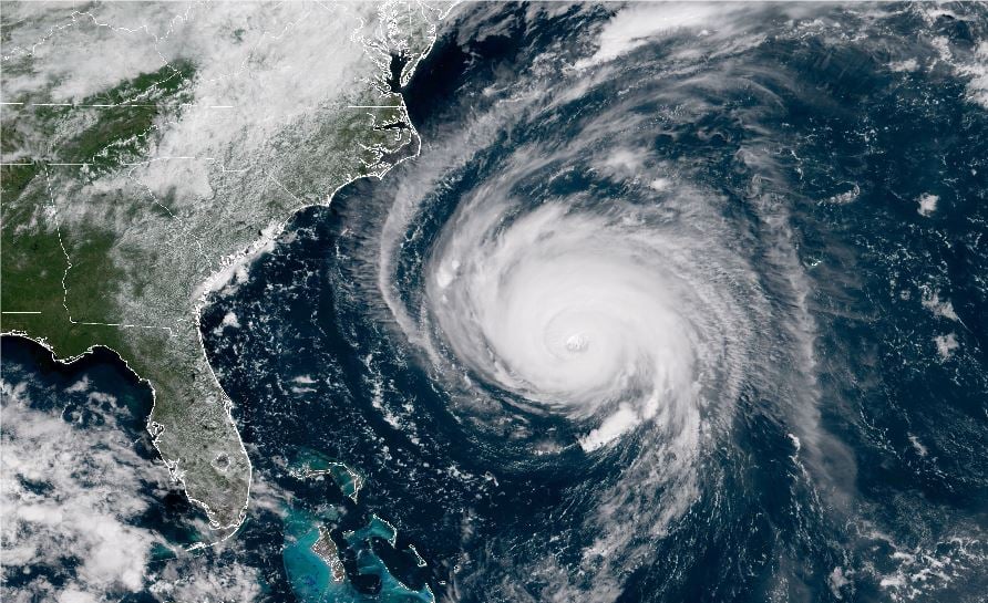 ÚLTIMA HORA: ICE asegura que no arrestará a inmigrantes indocumentados que asistan a refugios para protegerse de Florence