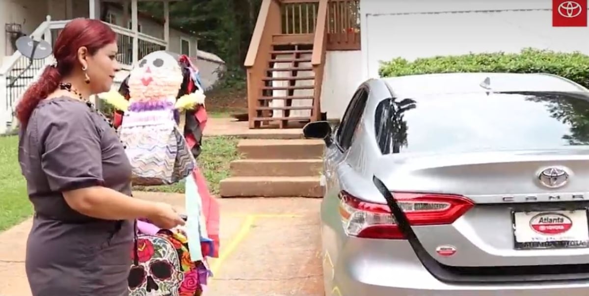 Haciendo piñatas salió de una grave crisis financiera personal