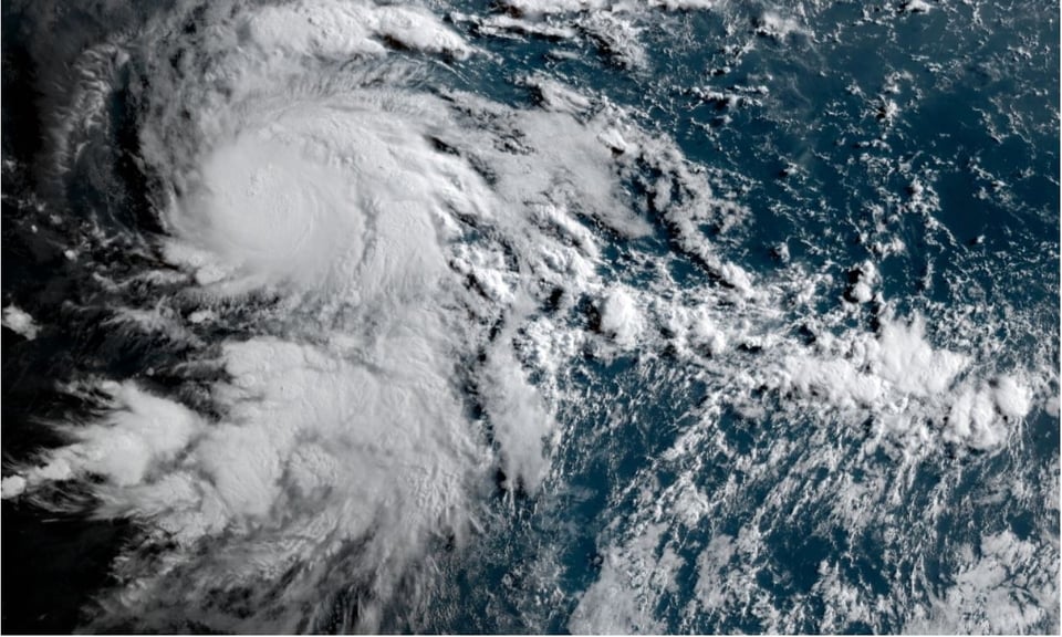 Douglas y Gonzalo: tormenta tropical y huracán se forman al mismo tiempo en el Pacífico y en el Atlántico featured image