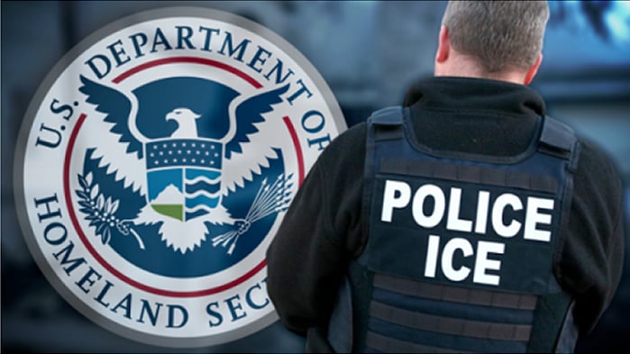 ICE rompe ventana de auto de inmigrante para detenerlo, denuncian activistas