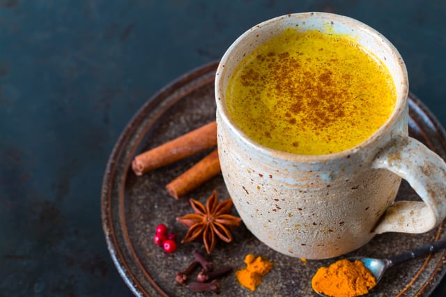 Leche Dorada: Beneficios de esta leche de cúrcuma y cómo se hace
