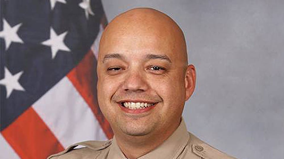 Sheriff agrede a adolescente hispano sin piernas ni antebrazos en Arizona featured image