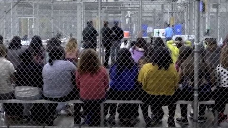 Migra ultrajó a mujeres en centros de detención de ICE, según denuncias