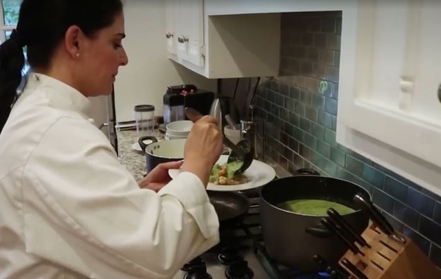 A cocinar un exquisito Mole Verde al estilo de la chef Zahie Téllez Neme