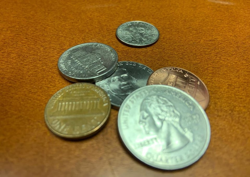 Escasez de monedas: Reserva Federal advierte que cierre de negocios interrumpe el flujo