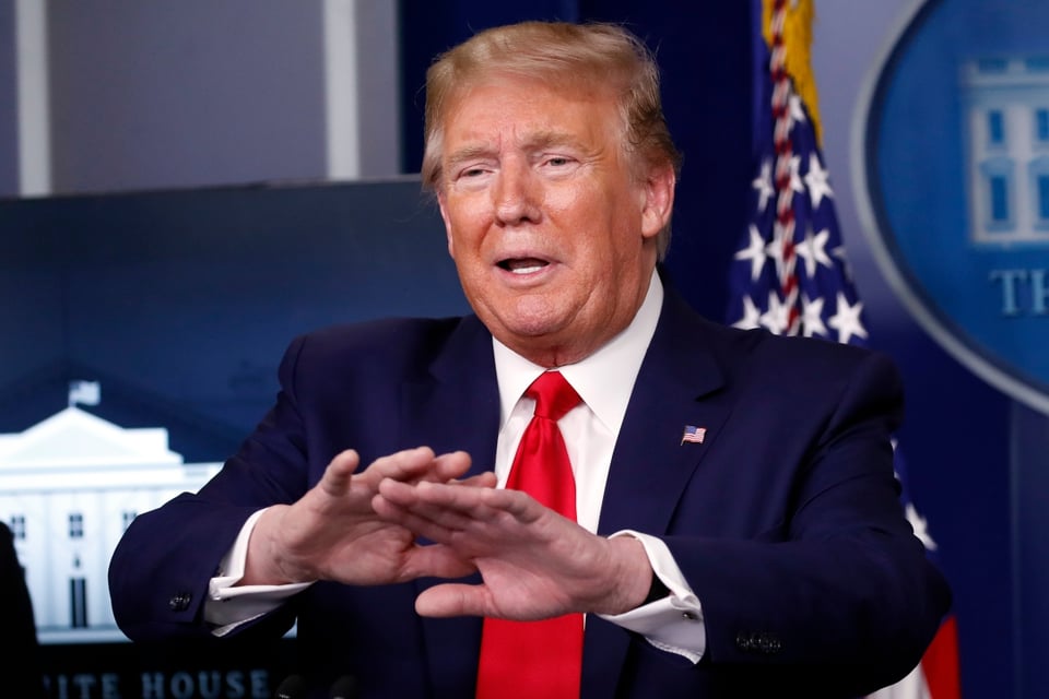 ÚLTIMA HORA: Trump suspenderá la emisión de Green Cards por 60 días