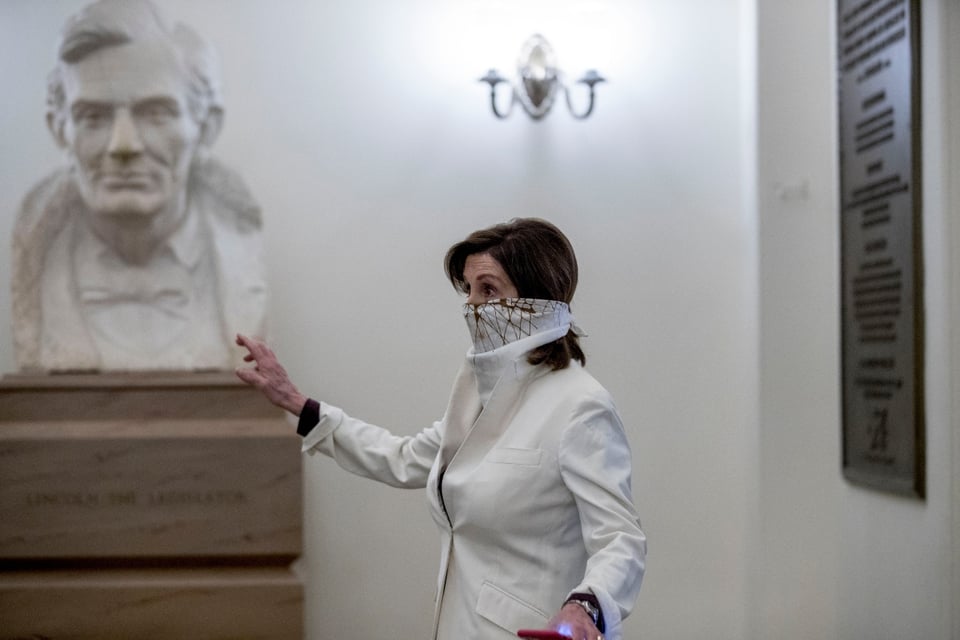 Nancy Pelosi da esperanza a indocumentados sobre el cheque de coronavirus