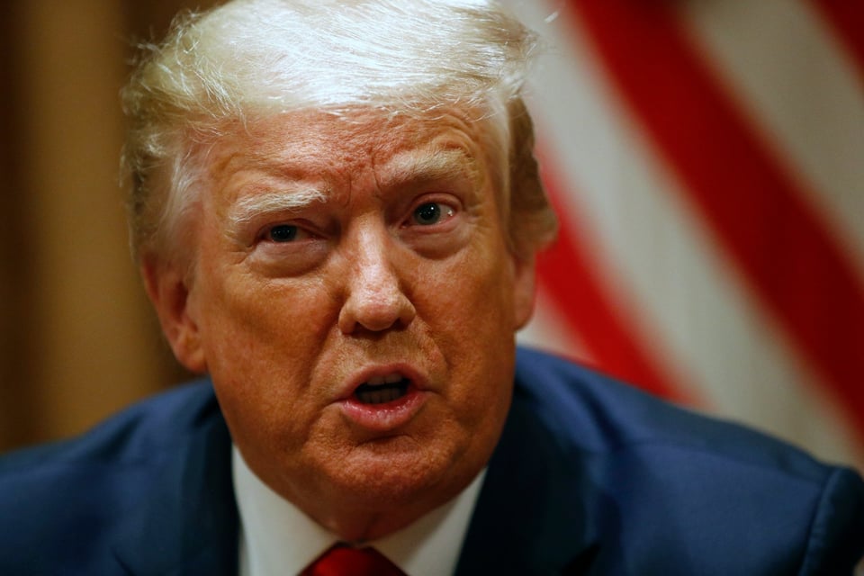 En su 74 cumpleaños, Trump tiene que salir a aclarar su salud (VIDEO)