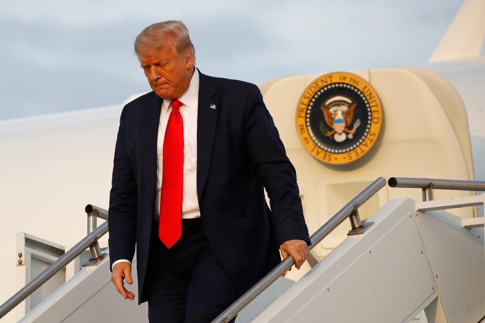 Trump lamenta la muerte de su amigo Herman Cain por coronavirus