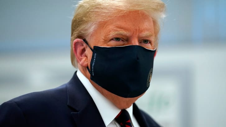 Regla de carga pública de Trump es bloqueada por juez mientras dure la pandemia