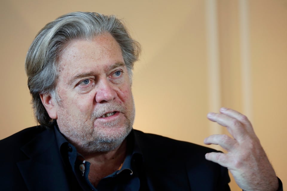 Steve Bannon se declara no culpable y juez le fija fianza de 5 millones